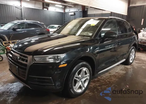 2018 Audi Q5 2.0T Premium/2.0T Tech Premium z USA, uszkodzony, nr VIN WA1ANAFY5J2072224